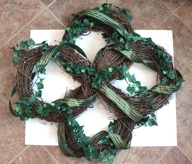 5 Quatrefoil Grapevine Wreath